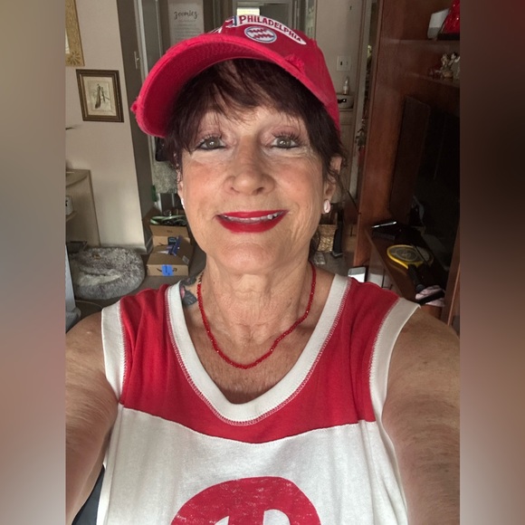 Meet your Posher, Robin - Picture 1 of 1